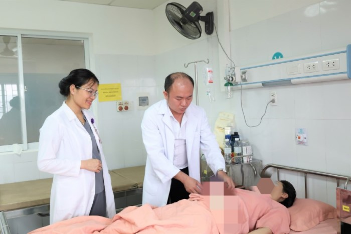 Khâu vòng tử cung giữ thai 24 tuần cho mẹ bầu 29 tuổi